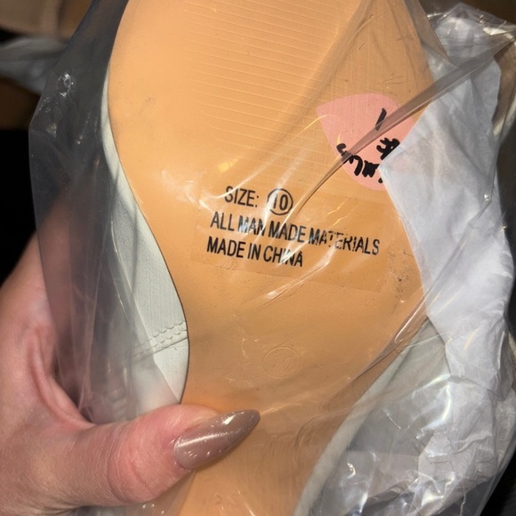 NWOT Lulus Sarai Off White Pointed-Toe Ankle Booties - Picture 7 of 7